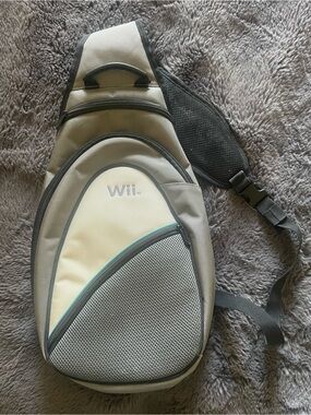 Official Nintendo Wii Gray and Cream Sling Belt Bag